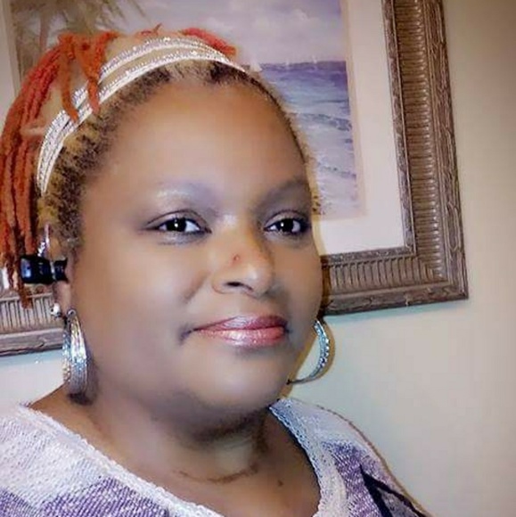 Meet your Posher, Ebonie - Picture 2 of 2